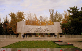 В Ростове частично отремонтируют мемориал «Павшим воинам»
