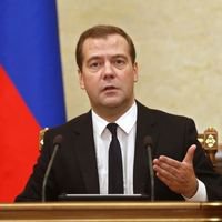 Медведев: Российская экономика способна возобновить рост с 2017 года
