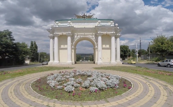 В Новочеркасске завершается реконструкция Триумфальной арки