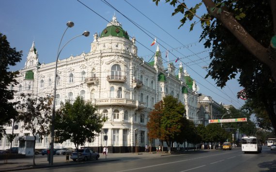 Власти Ростова потратят на кондиционеры и гипсовый декор 75 млн рублей‍