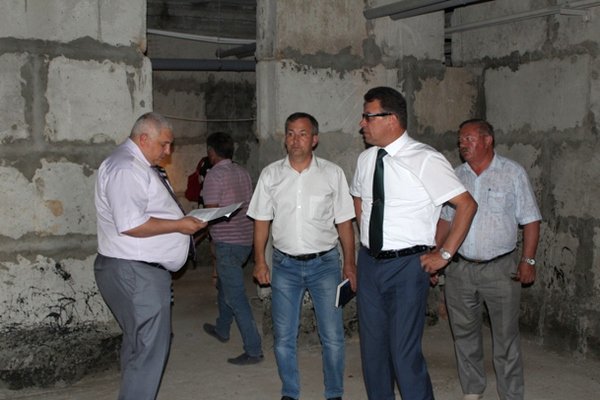 Николай Безуглов посетил строительные объекты в Кагальницком районе Ростовской области